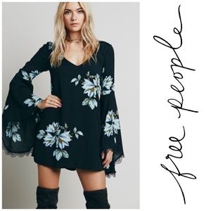 Free People I Floral Bell Sleeve Mini Dress Size Large Perfect for Spring